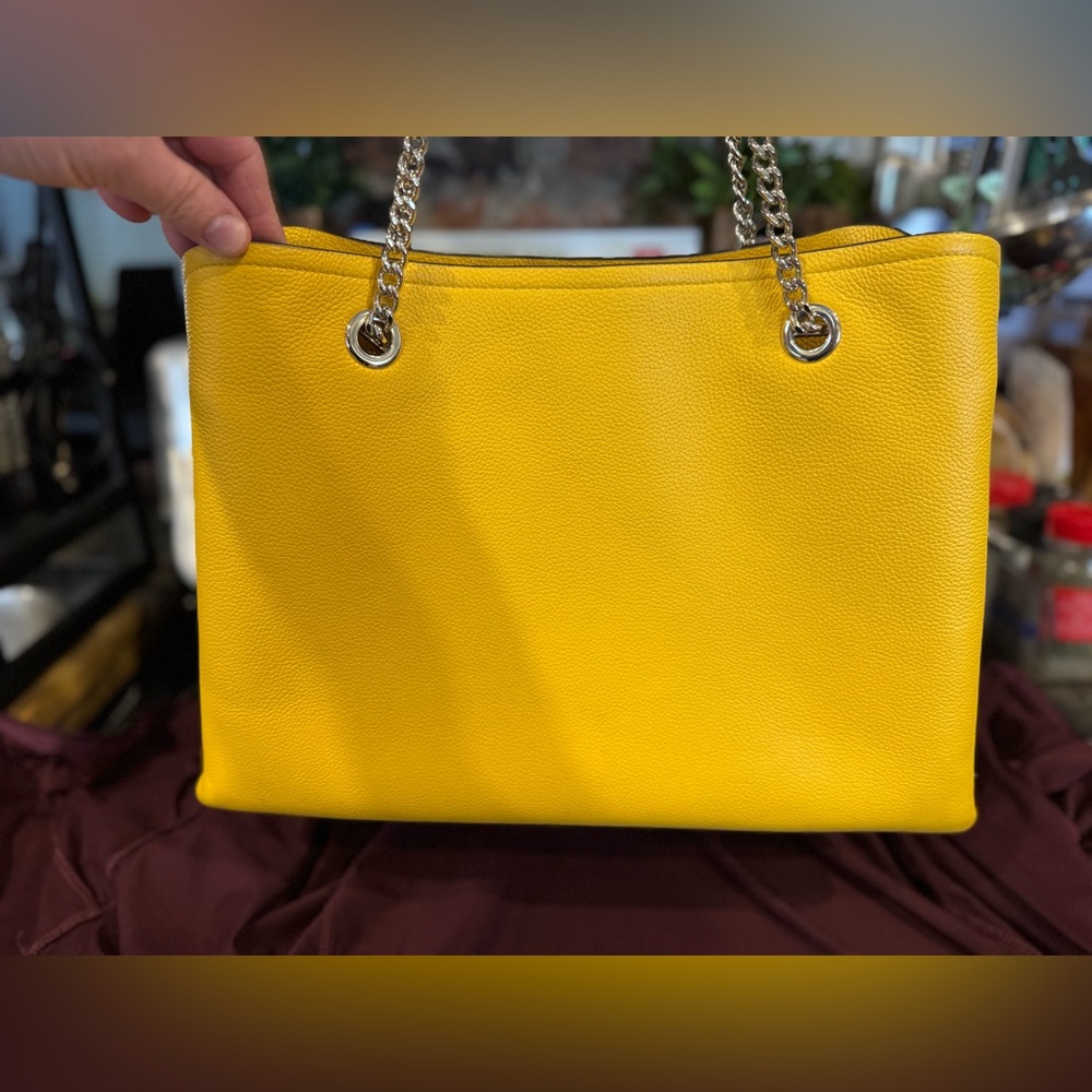 ♠️ KATE SPADE LARGE • 🌻 Sunflower Yellow/Gold • Jordyn Chain Tote - Picture 4 of 16